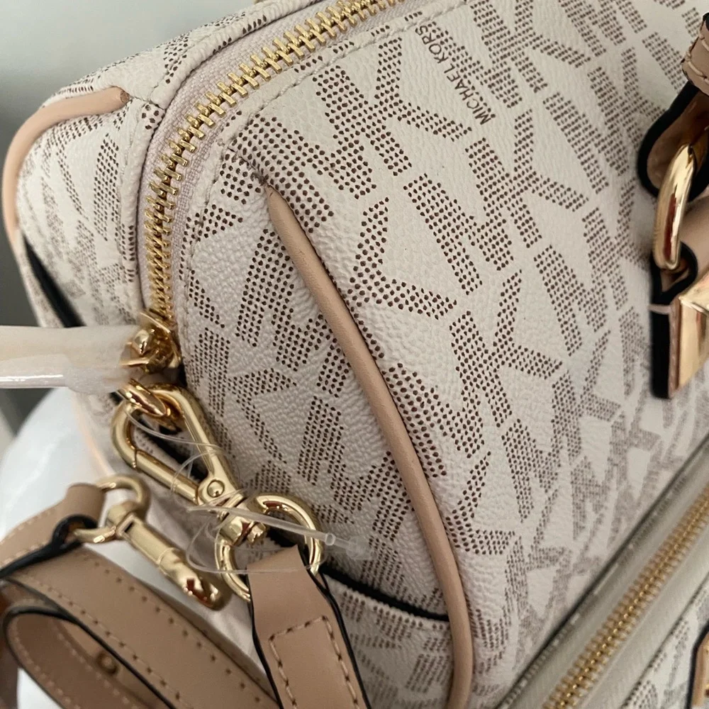 Michael Kors Grayson satchel with matching wallet - Picture 3 of 10